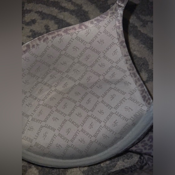 Set of two Victoria’s Secret bras size 36B - Picture 4 of 4